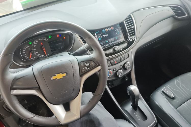 Used Chevrolet Trax 2017 1.4T Automatic Two-Wheel Drive Luxury Version Center Console