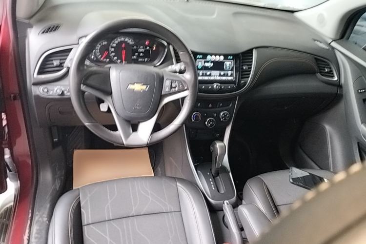 Used Chevrolet Trax 2017 1.4T Automatic Two-Wheel Drive Luxury Version Center Console