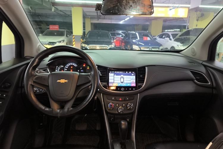 Used Chevrolet Trax 2017 1.4T Automatic Two-Wheel Drive Comfort Version Center Console