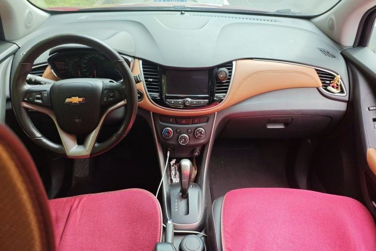 Used Chevrolet Trax 2017 1.4T Automatic Two-Wheel Drive Luxury Version Center Console