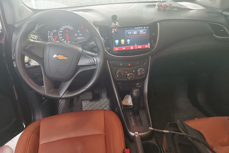 Used Chevrolet Trax 2017 1.4T Automatic Two-Wheel Drive Comfort Version Center Console