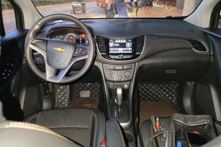 Used Chevrolet Trax 2017 1.4T Automatic Two-Wheel Drive Luxury Version Center Console
