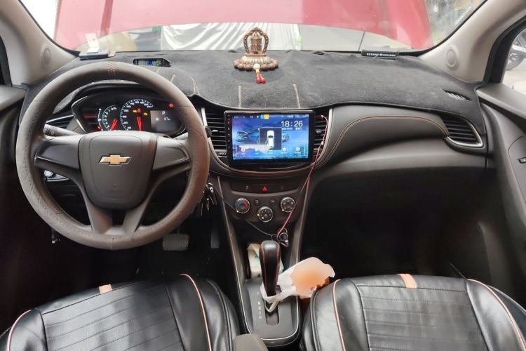 Used Chevrolet Trax 2017 1.4T Automatic Two-Wheel Drive Comfort Version Center Console