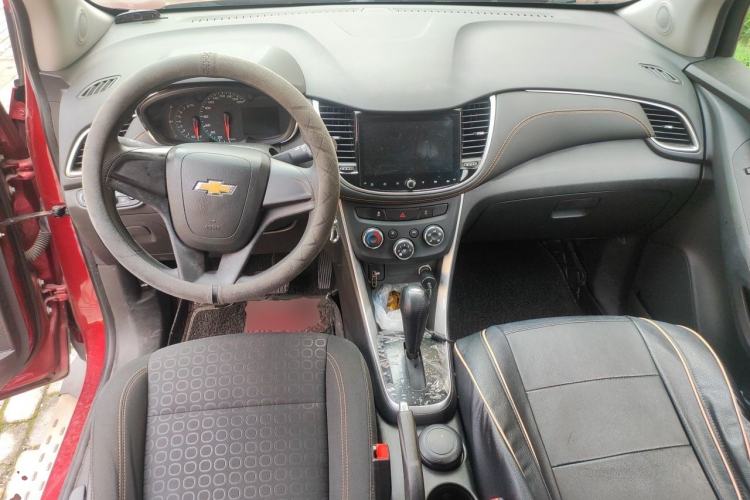 Used Chevrolet Trax 2017 1.4T Automatic Two-Wheel Drive Comfort Version Center Console