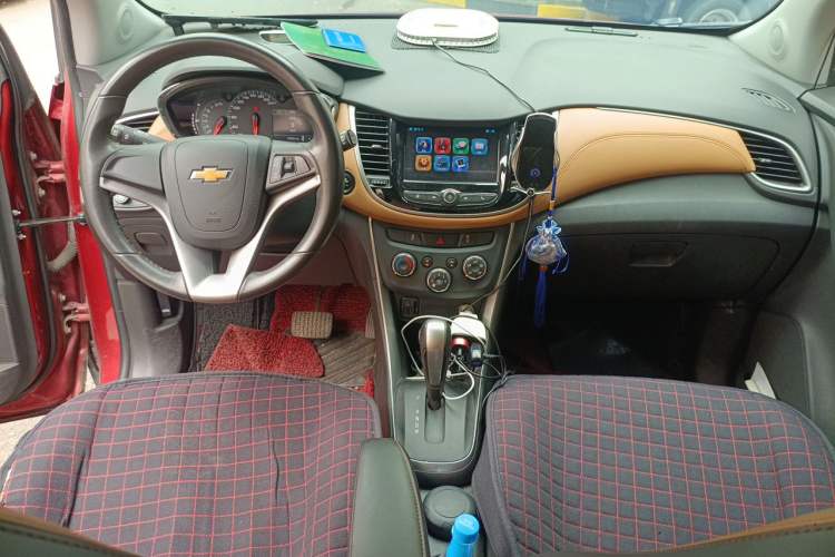Used Chevrolet Trax 2017 1.4T Automatic Two-Wheel Drive Luxury Version Center Console