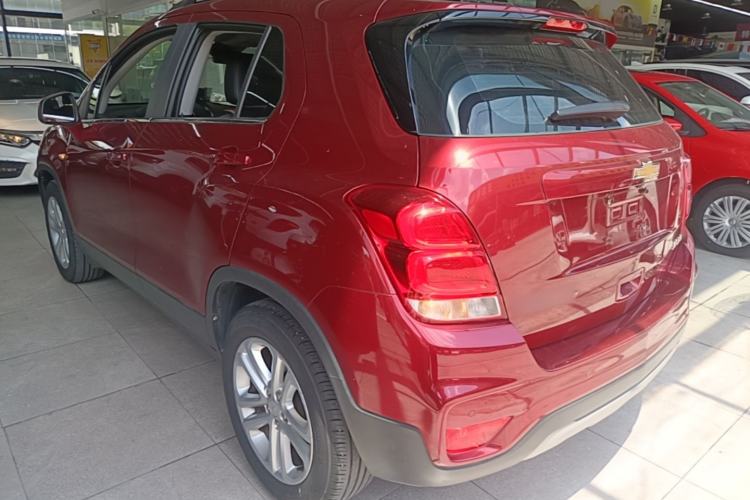 Used Chevrolet Trax 2017 1.4T Automatic Two-Wheel Drive Luxury Version Exterior 2