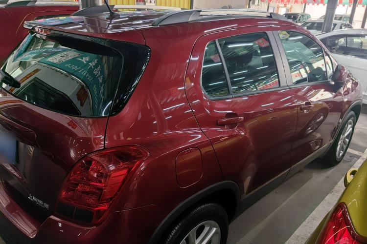 Used Chevrolet Trax 2017 1.4T Automatic Two-Wheel Drive Comfort Version Exterior 3