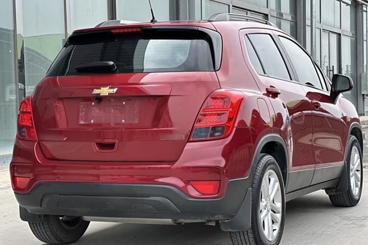 Used Chevrolet Trax 2017 1.4T Automatic Two-Wheel Drive Luxury Version Exterior 4