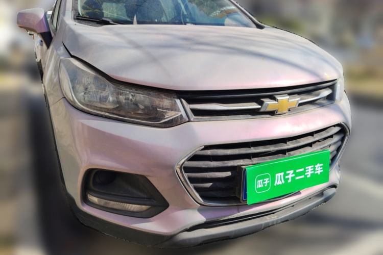 Used Chevrolet Trax 2017 1.4T Automatic Two-Wheel Drive Comfort Version Front Right 45 Deg