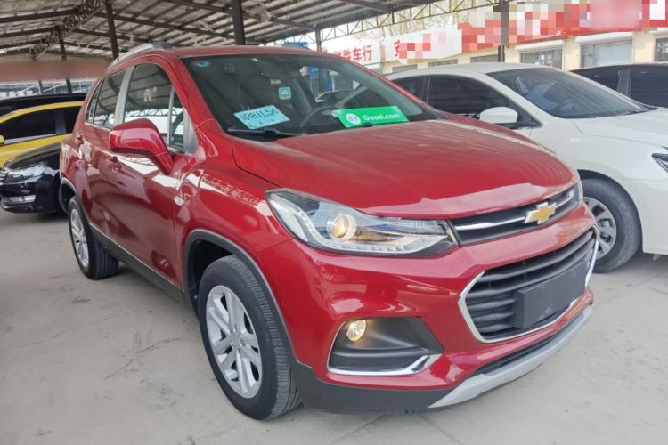 Used Chevrolet Trax 2017 1.4T Automatic Two-Wheel Drive Luxury Version Front Right 45 Deg