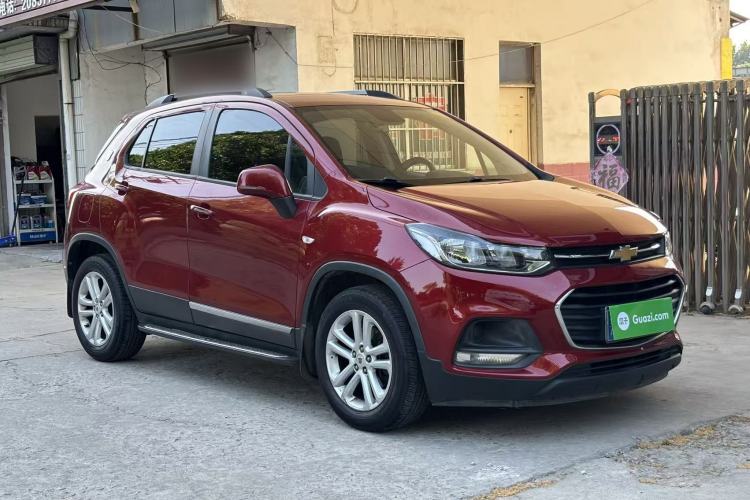 Used Chevrolet Trax 2017 1.4T Automatic Two-Wheel Drive Comfort Version Front Right 45 Deg