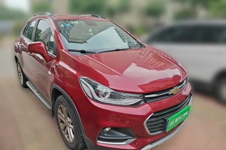 Used Chevrolet Trax 2017 1.4T Automatic Two-Wheel Drive Luxury Version Front Right 45 Deg