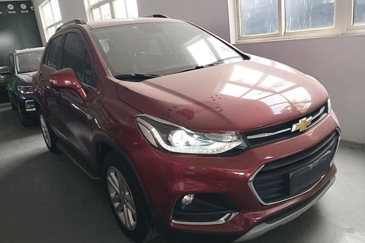 Used Chevrolet Trax 2017 1.4T Automatic Two-Wheel Drive Luxury Version Front Right 45 Deg