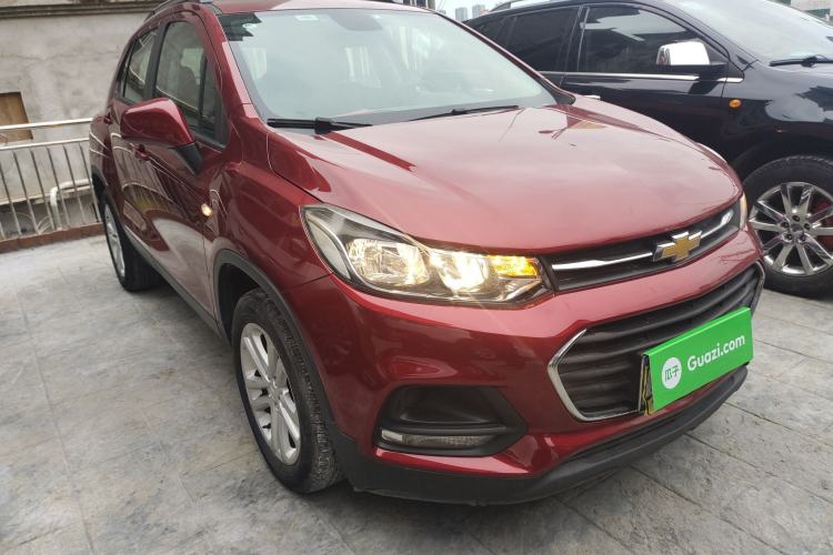 Used Chevrolet Trax 2017 1.4T Automatic Two-Wheel Drive Comfort Version Front Right 45 Deg