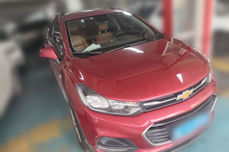 Used Chevrolet Trax 2017 1.4T Automatic Two-Wheel Drive Comfort Version Front Right 45 Deg