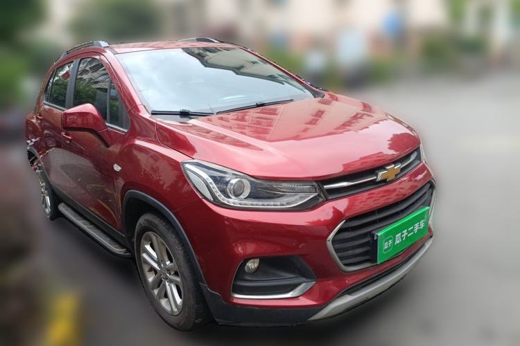 Used Chevrolet Trax 2017 1.4T Automatic Two-Wheel Drive Luxury Version Front Right 45 Deg