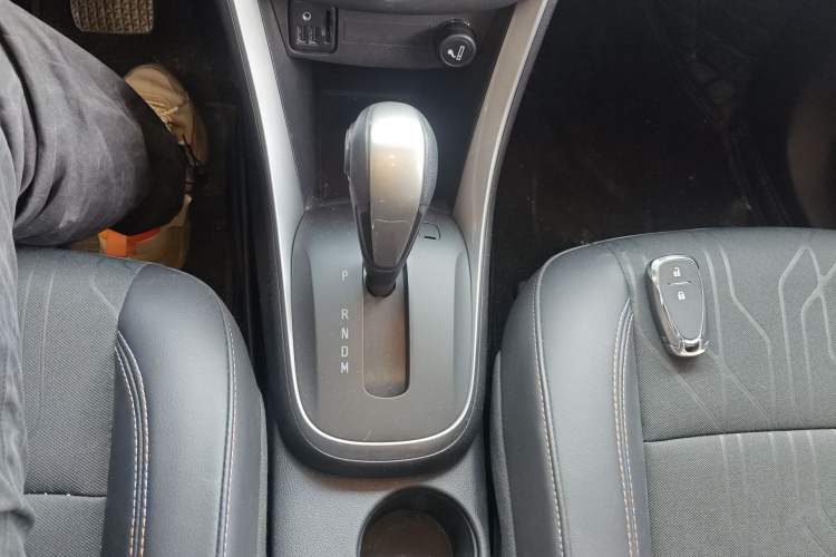 Used Chevrolet Trax 2017 1.4T Automatic Two-Wheel Drive Luxury Version Gear Lever