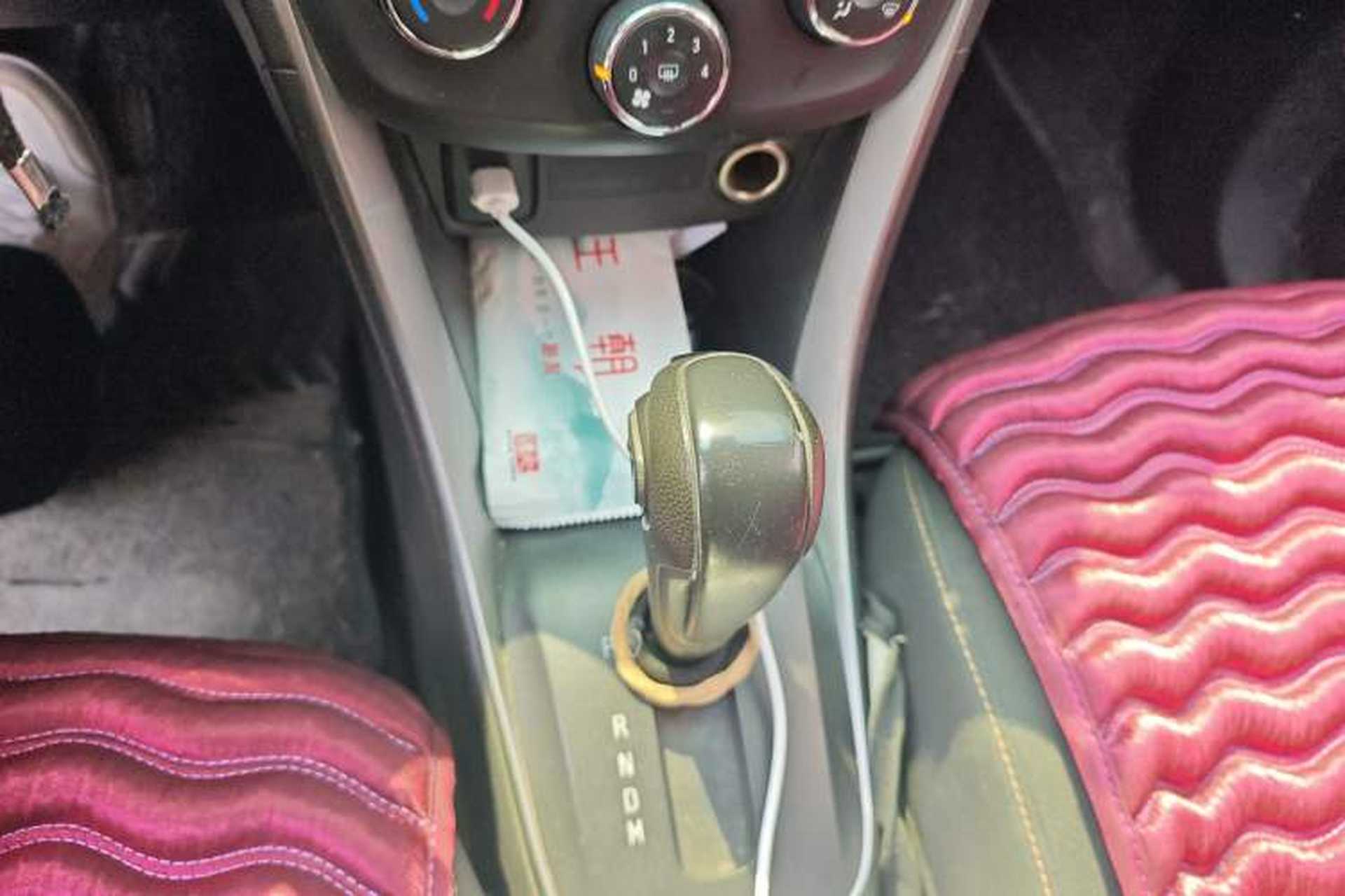 Used Chevrolet Trax 2017 1.4T Automatic Two-Wheel Drive Comfort Version Gear Lever