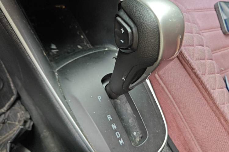 Used Chevrolet Trax 2017 1.4T Automatic Two-Wheel Drive Luxury Version Gear Lever