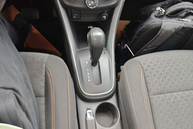 Used Chevrolet Trax 2017 1.4T Automatic Two-Wheel Drive Comfort Version Gear Lever