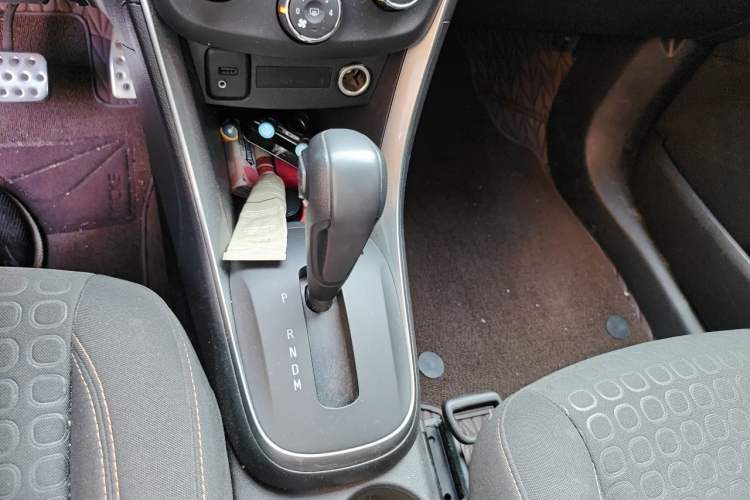 Used Chevrolet Trax 2017 1.4T Automatic Two-Wheel Drive Comfort Version Gear Lever