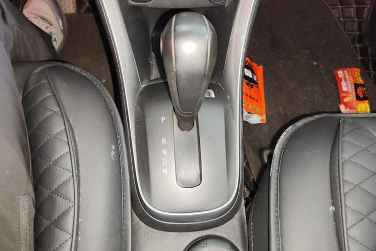 Used Chevrolet Trax 2017 1.4T Automatic Two-Wheel Drive Comfort Version Gear Lever