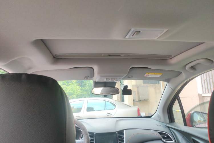 Used Chevrolet Trax 2017 1.4T Automatic Two-Wheel Drive Comfort Version Headliner