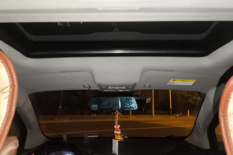 Used Chevrolet Trax 2017 1.4T Automatic Two-Wheel Drive Comfort Version Headliner