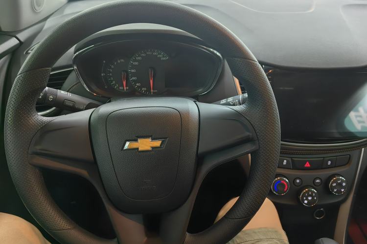 Used Chevrolet Trax 2017 1.4T Automatic Two-Wheel Drive Comfort Version Interior 1