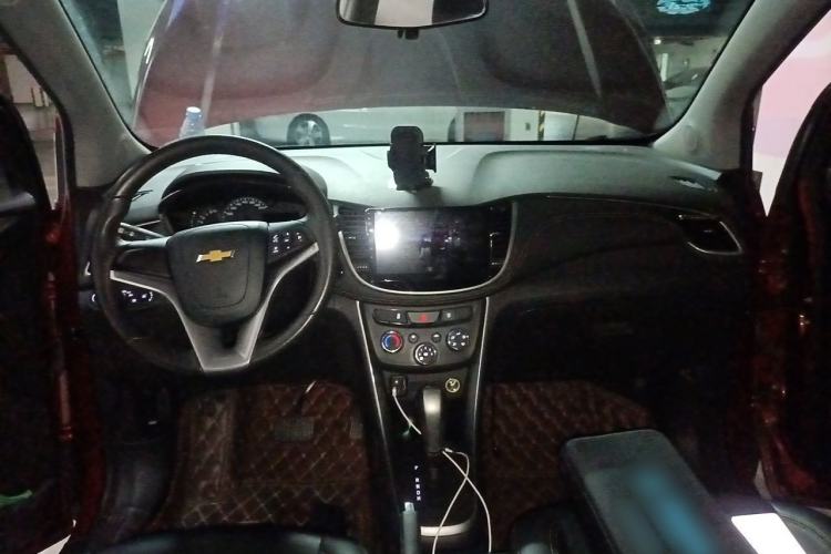 Used Chevrolet Trax 2017 1.4T Automatic Two-Wheel Drive Luxury Version Interior 2