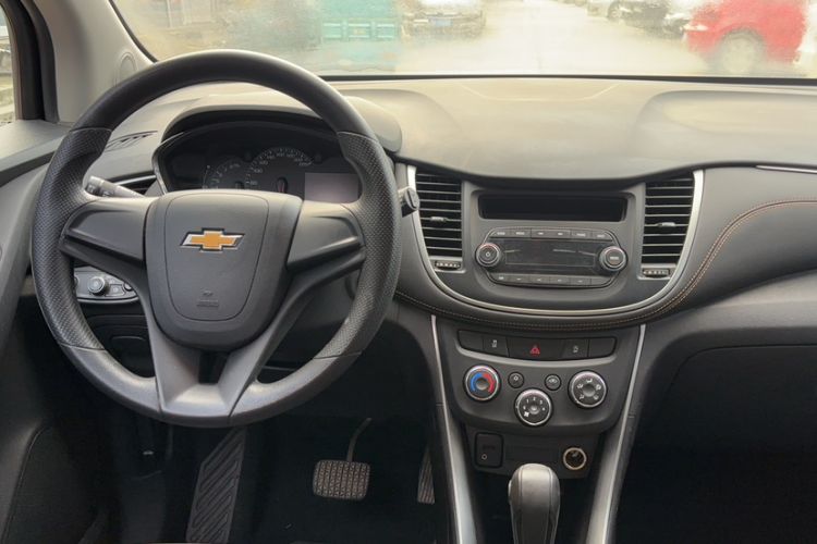 Used Chevrolet Trax 2017 1.4T Automatic Two-Wheel Drive Comfort Version Interior 3