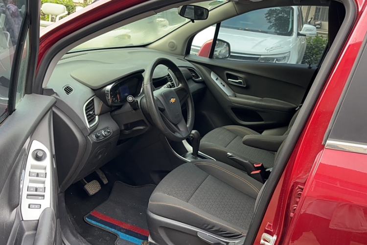 Used Chevrolet Trax 2017 1.4T Automatic Two-Wheel Drive Comfort Version Interior 4
