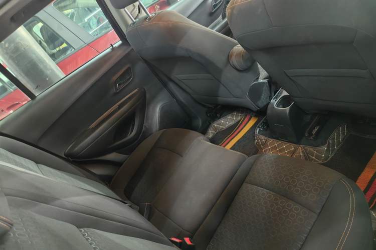 Used Chevrolet Trax 2017 1.4T Automatic Two-Wheel Drive Comfort Version Interior 5
