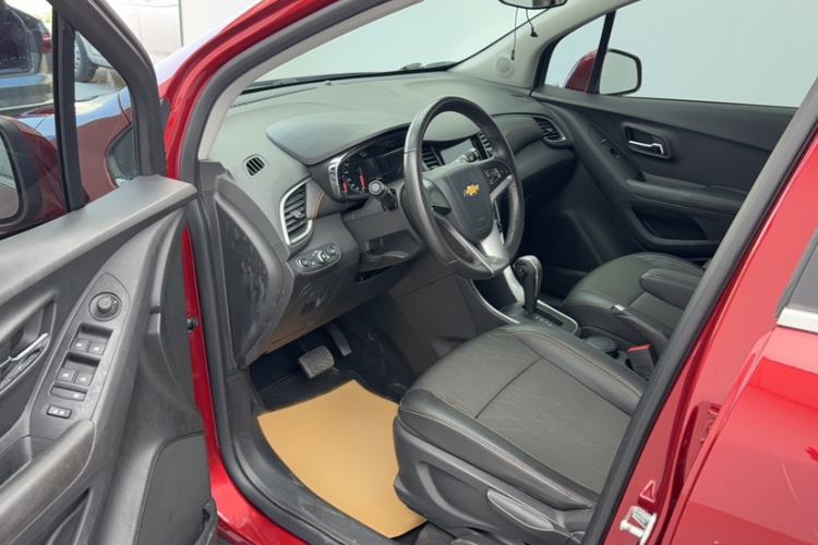 Used Chevrolet Trax 2017 1.4T Automatic Two-Wheel Drive Luxury Version Interior 6