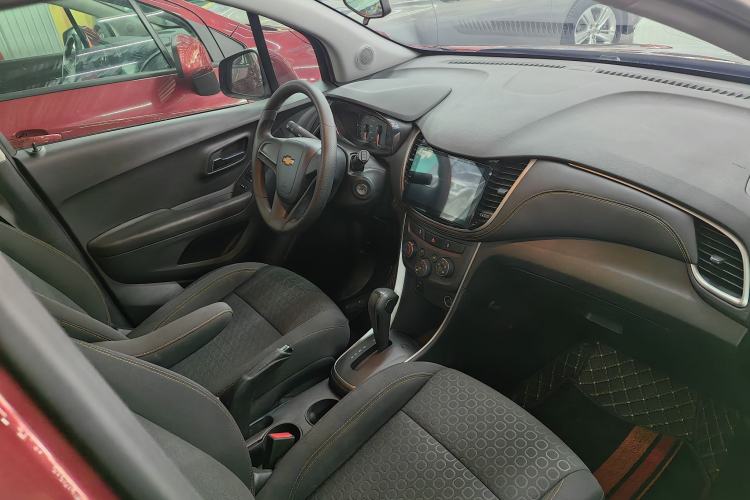 Used Chevrolet Trax 2017 1.4T Automatic Two-Wheel Drive Comfort Version Interior 6
