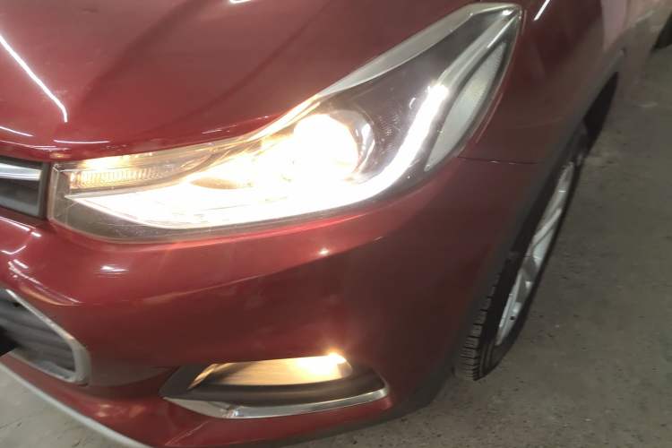 Used Chevrolet Trax 2017 1.4T Automatic Two-Wheel Drive Luxury Version Left Front Headlight
