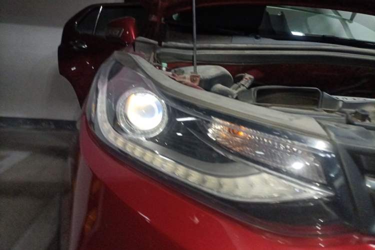 Used Chevrolet Trax 2017 1.4T Automatic Two-Wheel Drive Luxury Version Right Front Headlight
