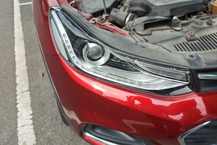 Used Chevrolet Trax 2017 1.4T Automatic Two-Wheel Drive Luxury Version Right Front Headlight