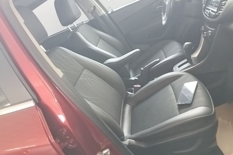 Used Chevrolet Trax 2017 1.4T Automatic Two-Wheel Drive Luxury Version Right Front Seat