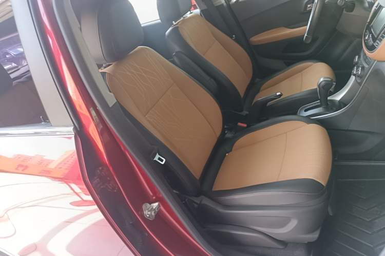 Used Chevrolet Trax 2017 1.4T Automatic Two-Wheel Drive Luxury Version Right Front Seat