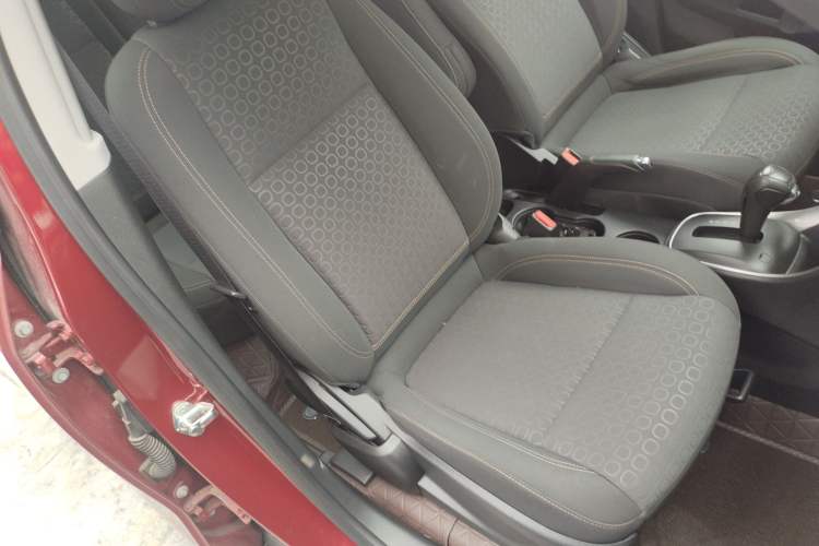 Used Chevrolet Trax 2017 1.4T Automatic Two-Wheel Drive Comfort Version Right Front Seat