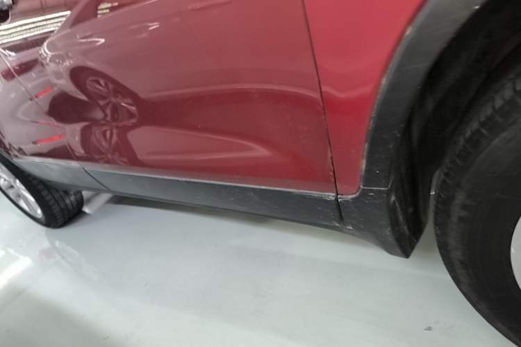 Used Chevrolet Trax 2017 1.4T Automatic Two-Wheel Drive Comfort Version Right Side Sill