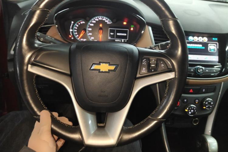 Used Chevrolet Trax 2017 1.4T Automatic Two-Wheel Drive Luxury Version Steering Wheel
