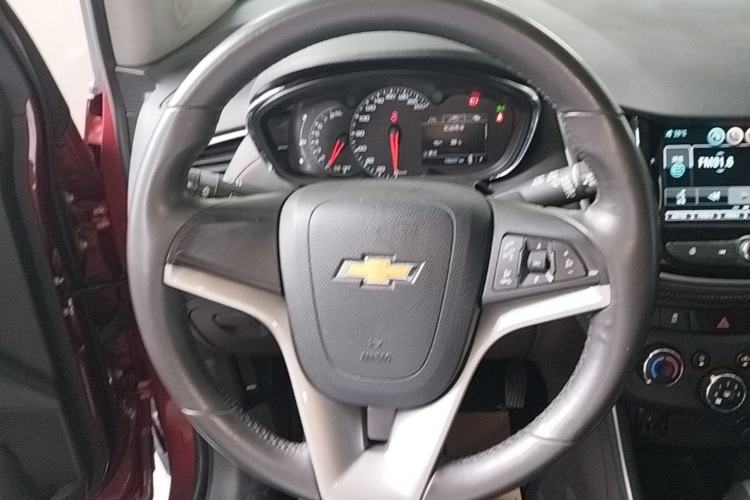 Used Chevrolet Trax 2017 1.4T Automatic Two-Wheel Drive Luxury Version Steering Wheel