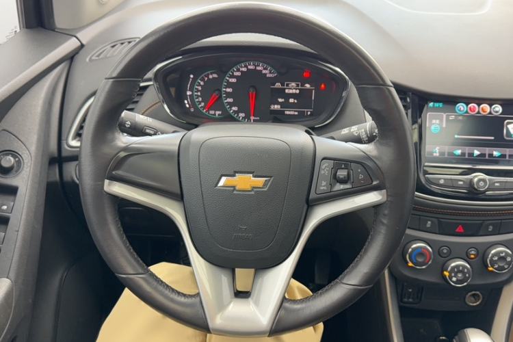 Used Chevrolet Trax 2017 1.4T Automatic Two-Wheel Drive Luxury Version Steering Wheel