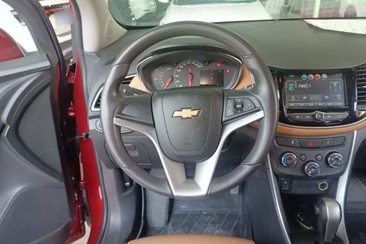Used Chevrolet Trax 2017 1.4T Automatic Two-Wheel Drive Luxury Version Steering Wheel