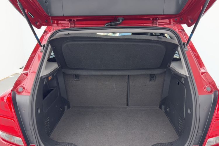 Used Chevrolet Trax 2017 1.4T Automatic Two-Wheel Drive Luxury Version Trunk