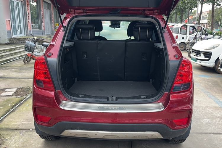 Used Chevrolet Trax 2017 1.4T Automatic Two-Wheel Drive Comfort Version Trunk