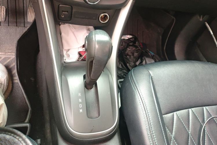 Used Chevrolet Trax 2017 1.4T Automatic Two-Wheel Drive Comfort Version Gear Lever