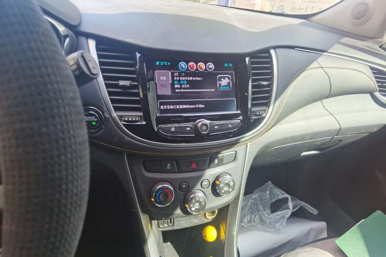 Used Chevrolet Trax 2017 1.4T Automatic Two-Wheel Drive Luxury Version Audio And AC Panel